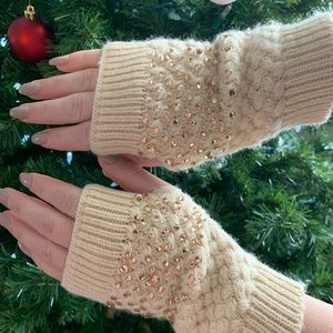 Beautiful fingerless gloves, NEVER WORN!
